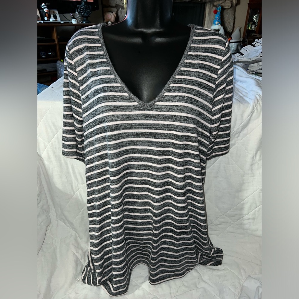 Torrid Favorite Tunic Super Soft Plush V-Neck Hilo Tunic Top